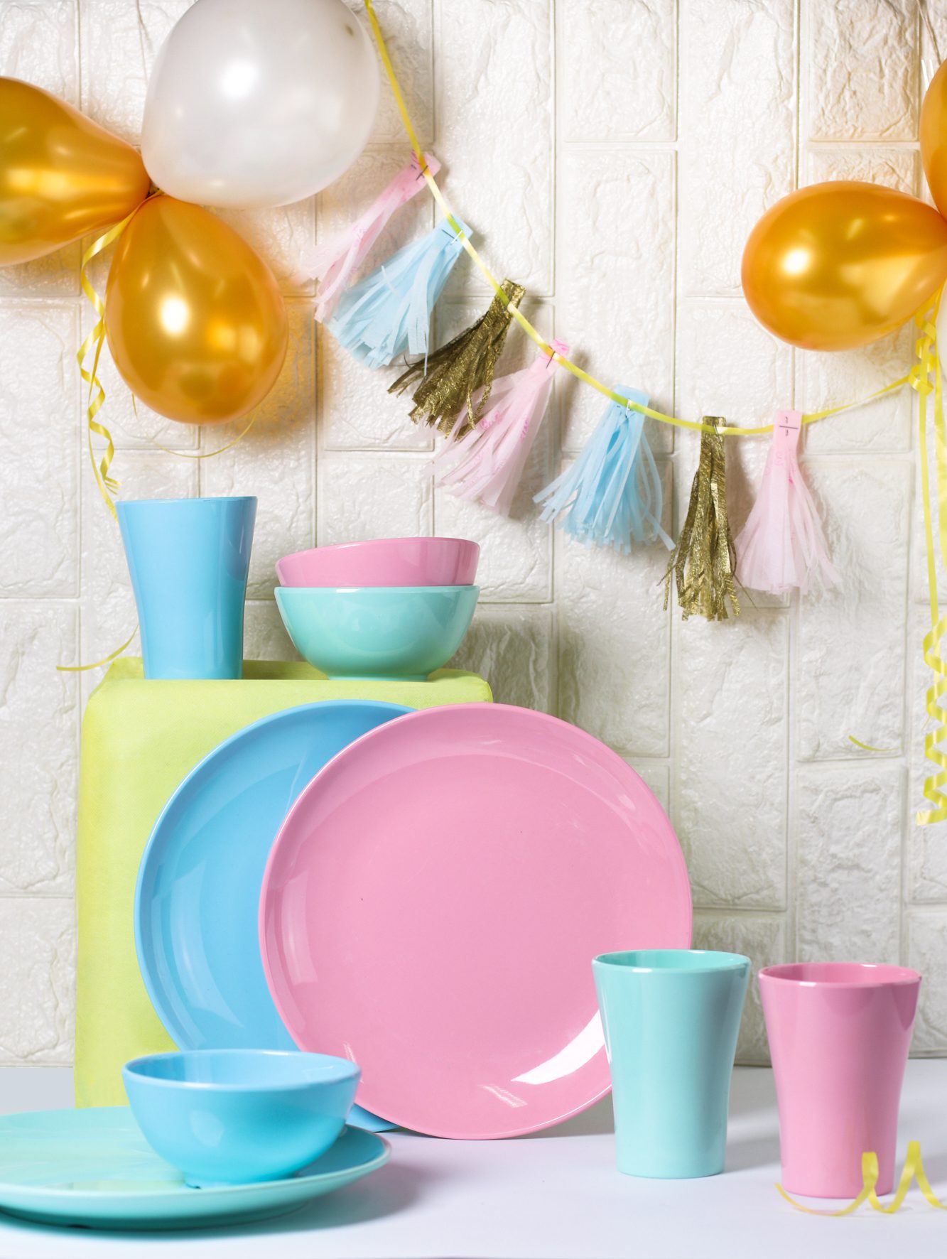 Pastel Blue 12" Oval Baker