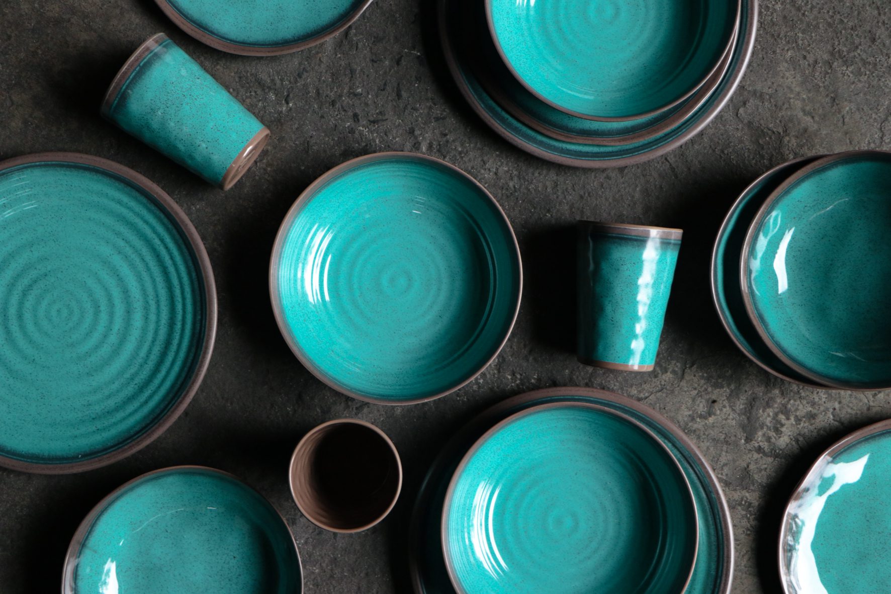 Terracotta  Aqua 9" Dinner Plate